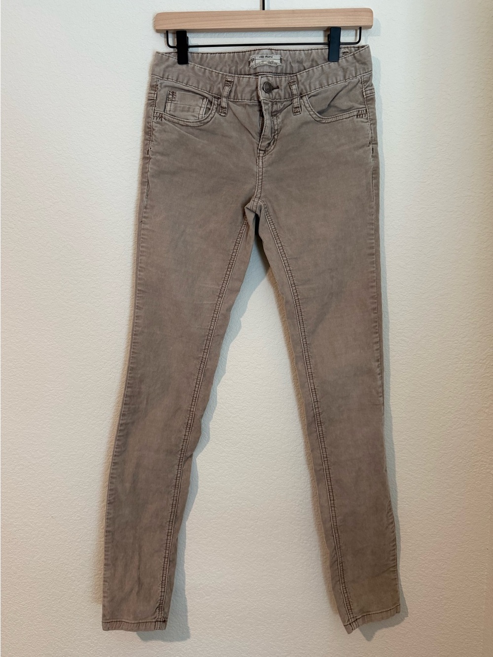 Free People | Women’s Skinny Corduroy in Taupe